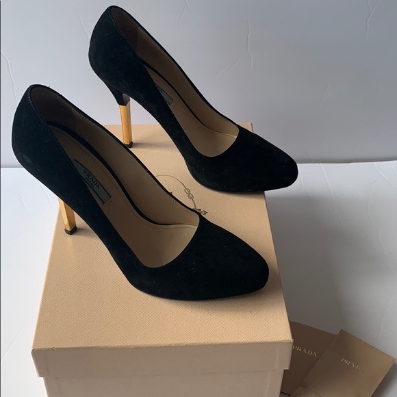 Women’s Prada black suede pumps - Picture 4 of 7